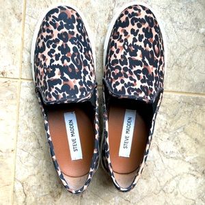 Steve Madden Leopard Slip-Ons size 6